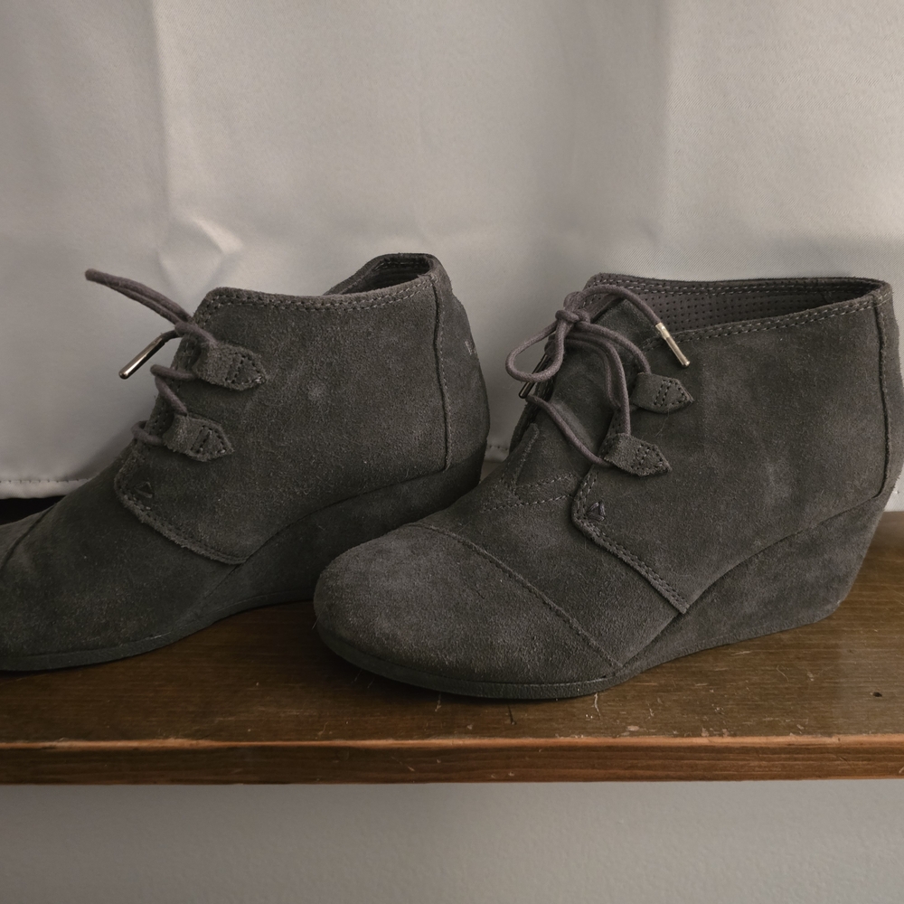 Toms Black Suede Wedge Shoes - Picture 3 of 5